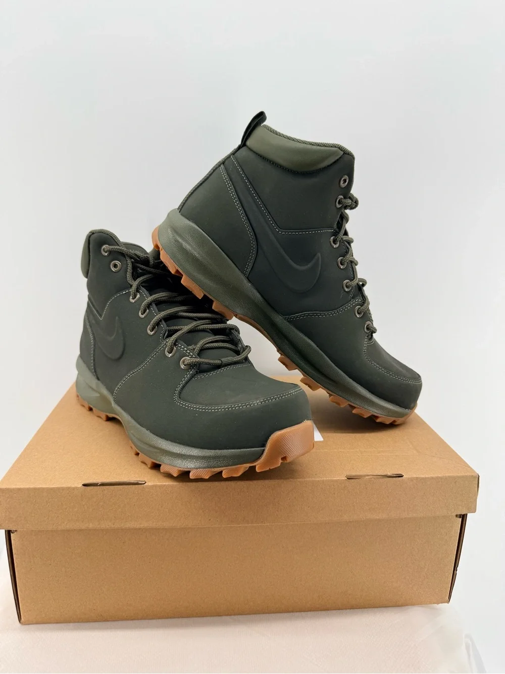 -Nike Manos Size 9.5M